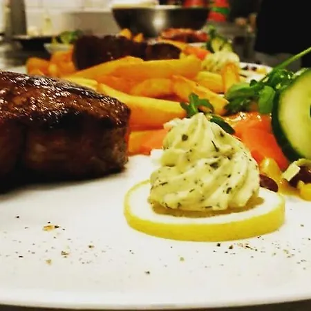 酒店 Moes Diner